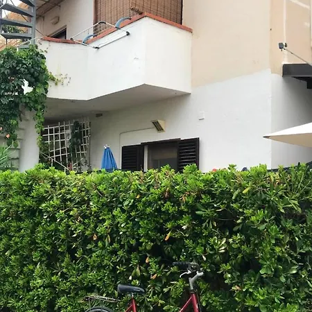 2 Bedrooms House At Villaggio Del Golfo 100 M Away From The Beach Ferienhaus